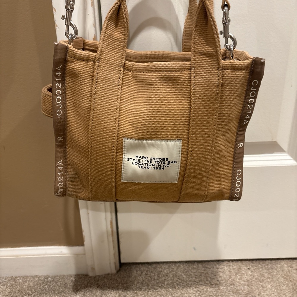 Marc Jacobs Tan Canvas Tote Bag - Picture 4 of 8